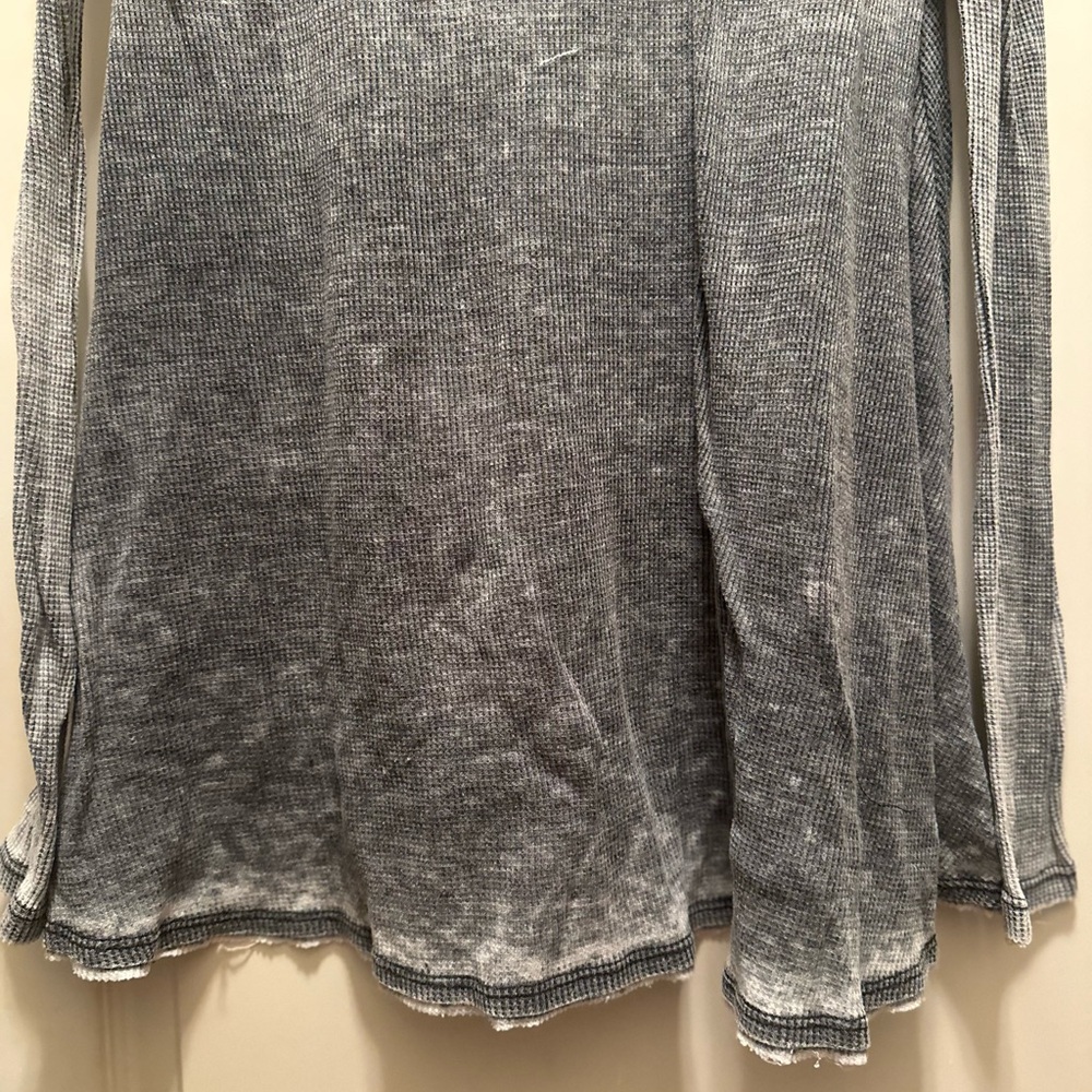 š£Free People Heather Gray Waffle Knit Top - Picture 5 of 8
